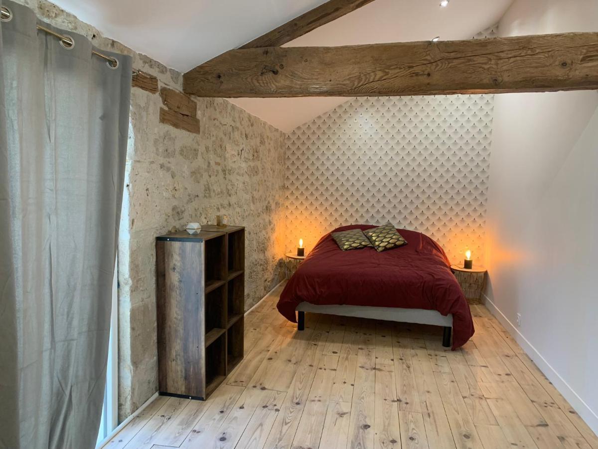 Maison Papillon Gite De Ressourcement Lusignan-Petit Esterno foto