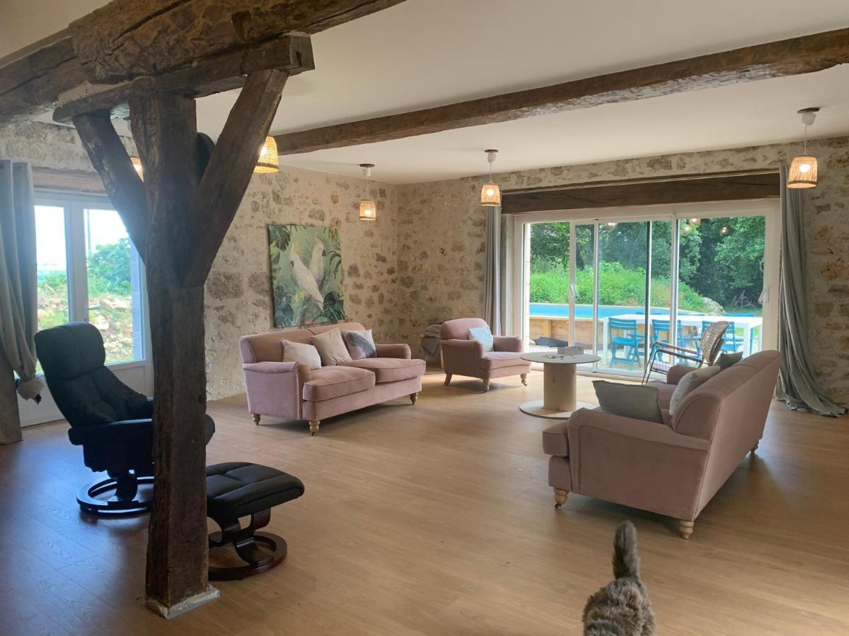 Maison Papillon Gite De Ressourcement Lusignan-Petit Esterno foto