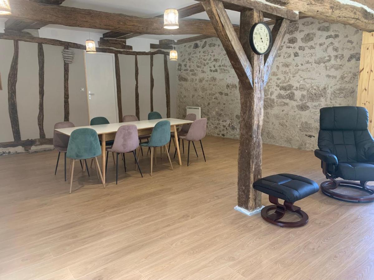 Maison Papillon Gite De Ressourcement Lusignan-Petit Esterno foto